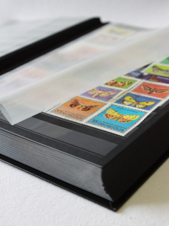 Альбом для марок (кляссер BASIC). A4. 30 листов (60 страниц) из чёрного картона с промежуточными листами из пергамина. Чёрный. Leuchtturm, 313517 / 317806