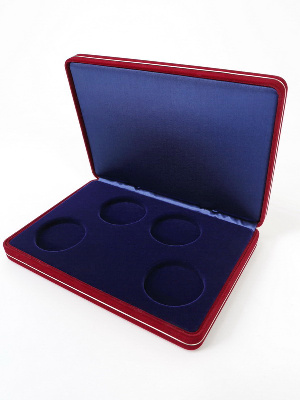 Футляр замшевый (182х128х34 мм) на 4 монеты в капсулах (диаметр 46 мм) Футляр замшевый (182х128х34 мм) на 4 монеты в капсулах (диаметр 46 мм)