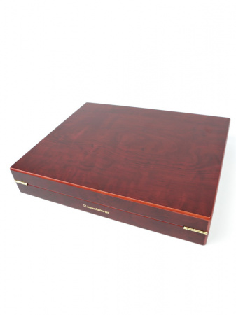 Футляр деревянный Volterra Trio de Luxe (331х271х56 мм). 3 уровня. Для серий монет 1 рубль серебра «Красная книга» 1993-2007гг. и 2 рубля серебра «Красная книга» с 2008 года