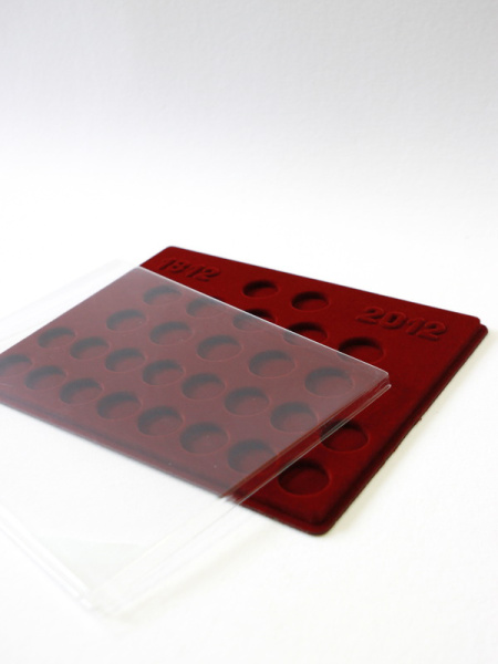 Планшет S (234х296х12 мм) для набора монет «200-летие Победы России в Отечественной Войне 1812 года». В капсулах Leuchtturm, тёмно-бордовый  Планшет S (234х296х12 мм) для набора монет «200-летие Победы России в Отечественной Войне 1812 года». В капсулах Leuchtturm, тёмно-бордовый