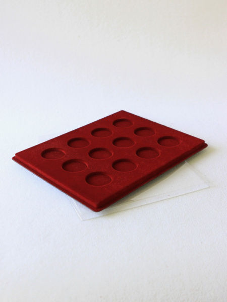 Планшет S (234х296х12 мм) для монет в капсулах d-44 мм (12 ячеек), тёмно-бордовый  Планшет S (234х296х12 мм) для монет в капсулах d-44 мм (12 ячеек), тёмно-бордовый