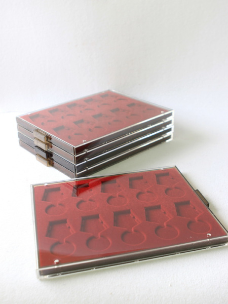 Кассета МВ на 10 медалей РФ d-37 мм с пятиугольной колодкой, светло-бордовый  Кассета МВ на 10 медалей РФ d-37 мм с пятиугольной колодкой, светло-бордовый