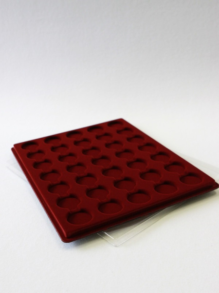 Планшет S (234х296х12 мм) для 35 монет в капсулах CAPS 26,5 и 27 Leuchtturm. Диаметр ячейки 33 мм, тёмно-бордовый  Планшет S (234х296х12 мм) для 35 монет в капсулах CAPS 26,5 и 27 Leuchtturm. Диаметр ячейки 33 мм, тёмно-бордовый