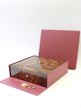 Подарочный деревянный футляр для слитка и сертификата