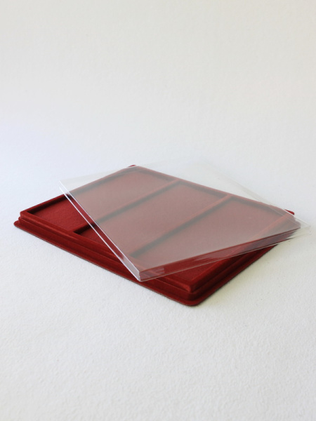 Планшет S (243х304х21 мм) на 3 ячейки (209х85х18 мм) (с поролоновой вставкой), тёмно-бордовый Планшет S (243х304х21 мм) на 3 ячейки (209х85х18 мм) (с поролоновой вставкой), тёмно-бордовый