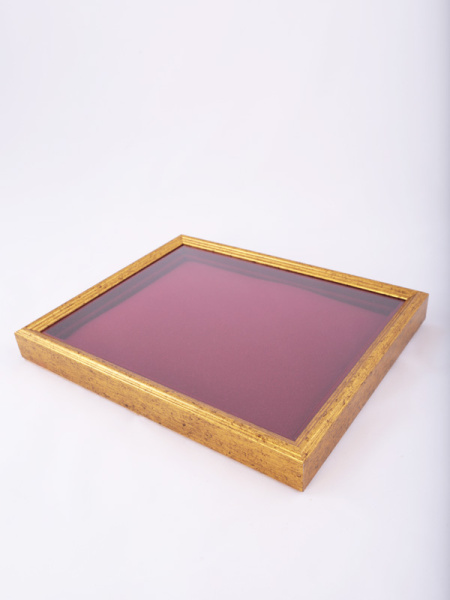 Багетная рамка S золотого цвета под 1 ячейку (209х270х18 мм) с поролоновой вставкой, тёмно-бордовый  Багетная рамка S золотого цвета под 1 ячейку (209х270х18 мм) с поролоновой вставкой, тёмно-бордовый