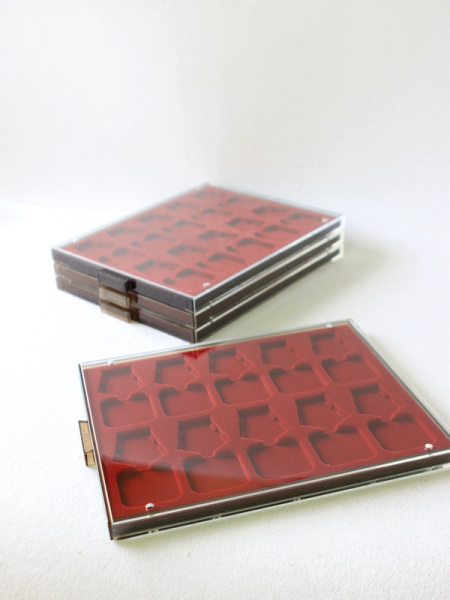 Кассета MB на 10 орденов с пятиугольной колодкой, светло-бордовый  Кассета MB на 10 орденов с пятиугольной колодкой, светло-бордовый