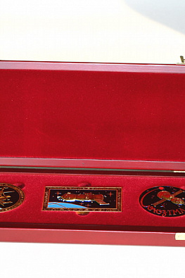 Футляр деревянный для набора памятных медалей (3 предмета)