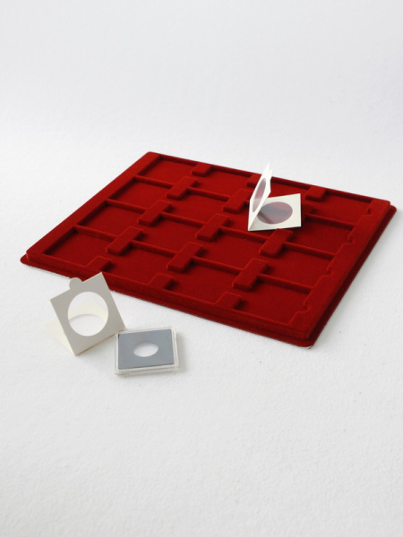 Планшет S (234х296х12 мм) на 16 монет в холдерах или капсулах «Quadrum» (50х50х6 мм), тёмно-бордовый  Планшет S (234х296х12 мм) на 16 монет в холдерах или капсулах «Quadrum» (50х50х6 мм), тёмно-бордовый