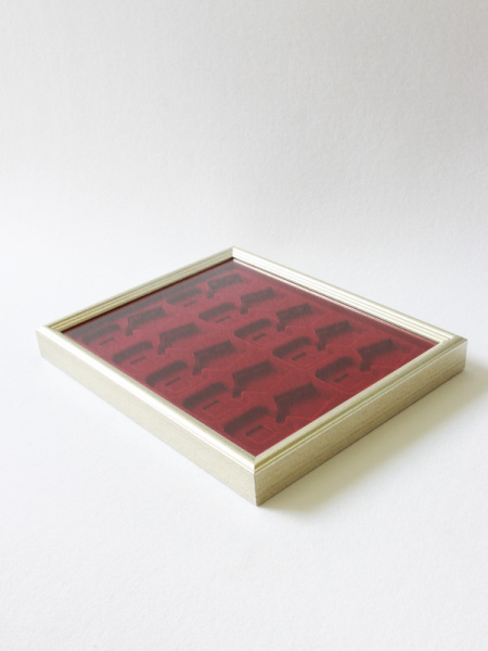 Багетная рамка S серебряного цвета под 10 орденов с пятиугольной колодкой, тёмно-бордовый  Багетная рамка S серебряного цвета под 10 орденов с пятиугольной колодкой, тёмно-бордовый