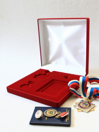 Футляр флокированный (195х196х50 мм) под орден на ленте, медаль, фрачник и удостоверение