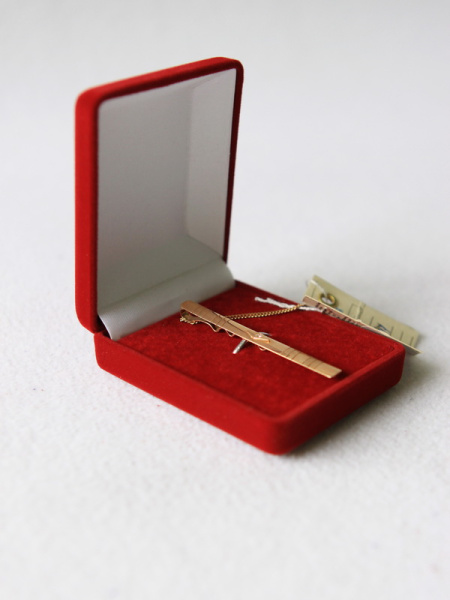 Футляр (61х79х32 мм) под зажим для галстука, светло-бордовый Футляр (61х79х32 мм) под зажим для галстука, светло-бордовый