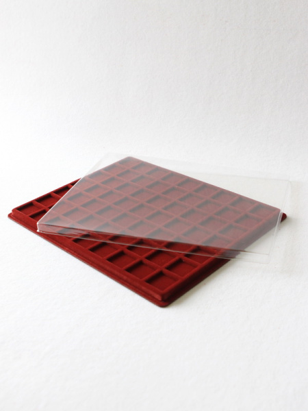 Планшет S (234х296х12 мм) на 63 ячейки (26х26х4 мм), тёмно-бордовый  Планшет S (234х296х12 мм) на 63 ячейки (26х26х4 мм), тёмно-бордовый