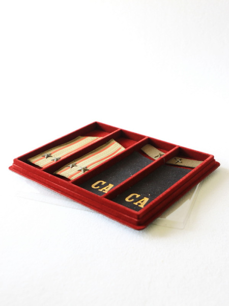 Планшет S (243х304х21 мм) на 4 ячейки (210х64х17 мм), тёмно-бордовый Планшет S (243х304х21 мм) на 4 ячейки (210х64х17 мм), тёмно-бордовый