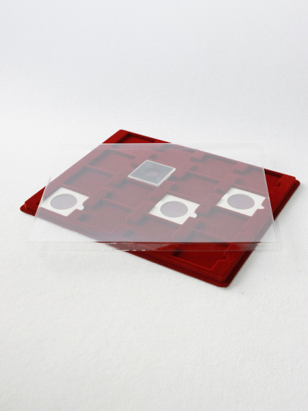 Планшет S (234х296х12 мм) на 16 монет в холдерах или капсулах «Quadrum» (50х50х6 мм), тёмно-бордовый  Планшет S (234х296х12 мм) на 16 монет в холдерах или капсулах «Quadrum» (50х50х6 мм), тёмно-бордовый