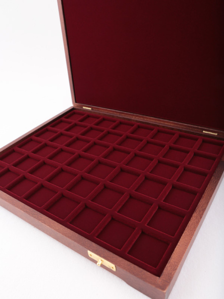 Футляр деревянный Vintage S (305х247х40 мм) на 48 ячеек (30х30х5 мм), тёмно-бордовый  Футляр деревянный Vintage S (305х247х40 мм) на 48 ячеек (30х30х5 мм), тёмно-бордовый