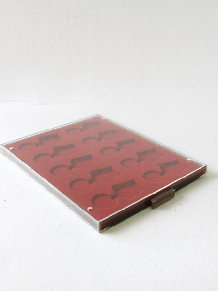 Кассета МВ на 10 медалей РФ d-37 мм с пятиугольной колодкой, светло-бордовый  Кассета МВ на 10 медалей РФ d-37 мм с пятиугольной колодкой, светло-бордовый