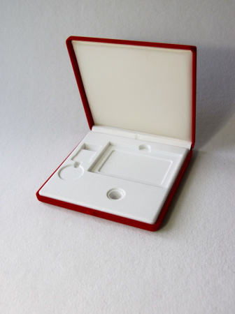 Футляр флокированный (165х165х27 мм) под медаль, фрачник и удостоверение